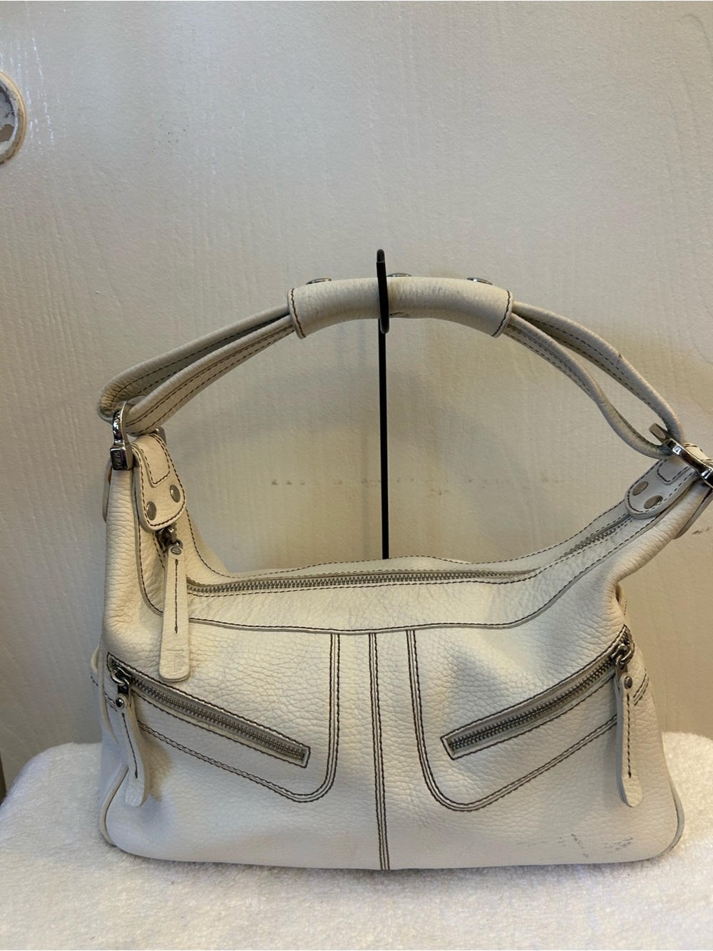 Tod's Cream Leather Shoulder Bag with Front Zip Pockets